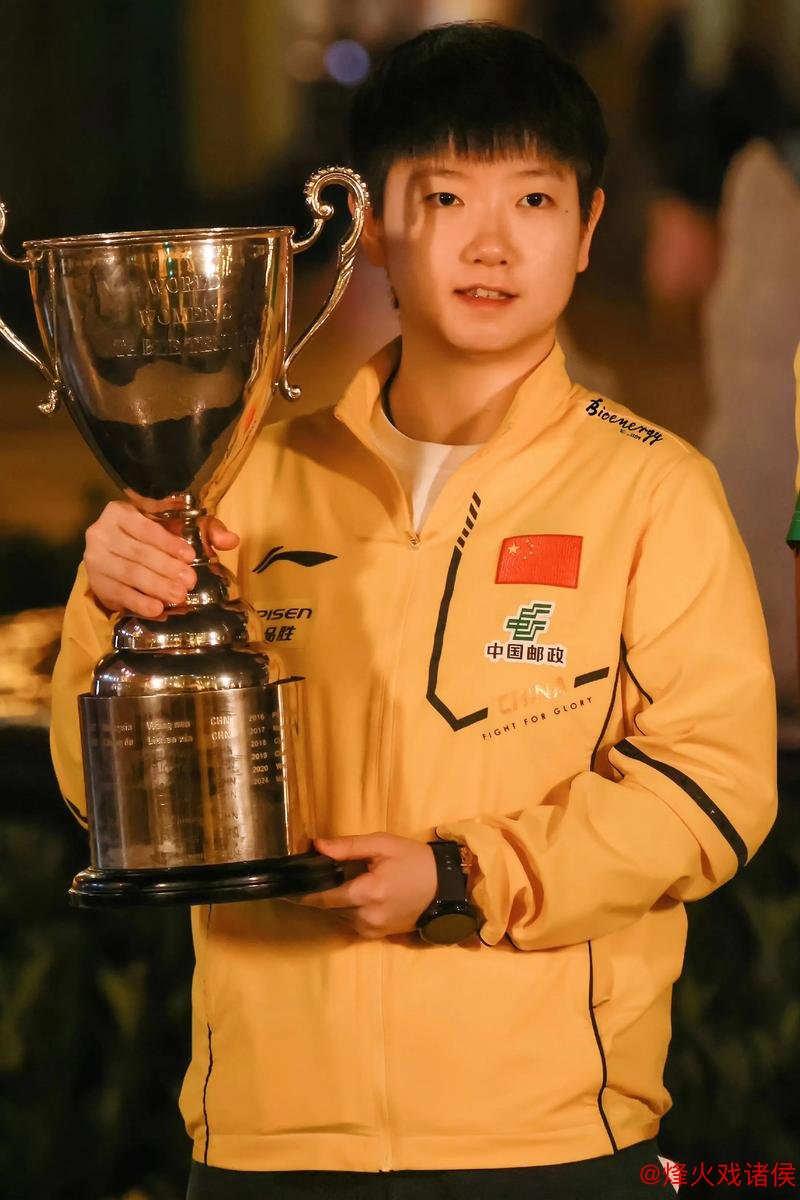 孙颖莎登顶！2026年国际乒联最新世界排名出炉，莎莎荣膺第一！
