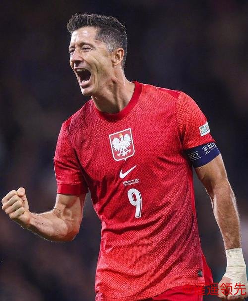 聚勒：莱万状态太好了 本赛季进球能够超30个